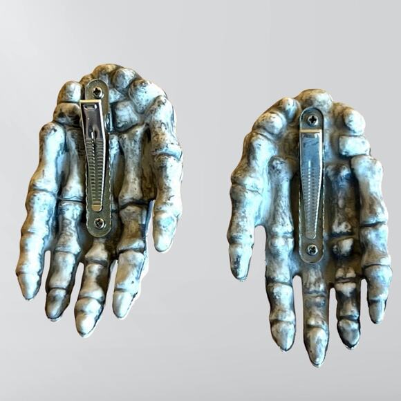 Skeleton Hand Hair Clips Set - Picture 2 of 3